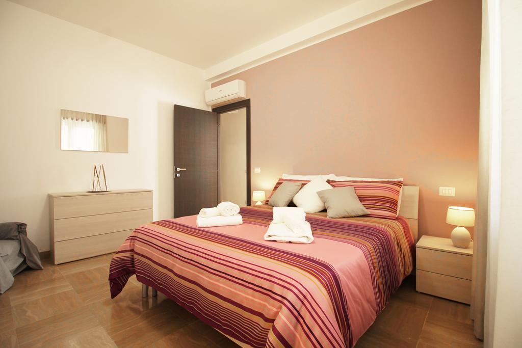 Eur Bright Spacious Terraced Apartment With Private Parking Only For Small Cars 로마 외부 사진