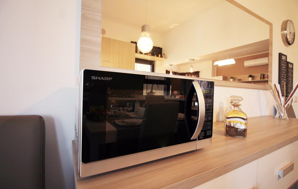 Eur Bright Spacious Terraced Apartment With Private Parking Only For Small Cars 로마 외부 사진
